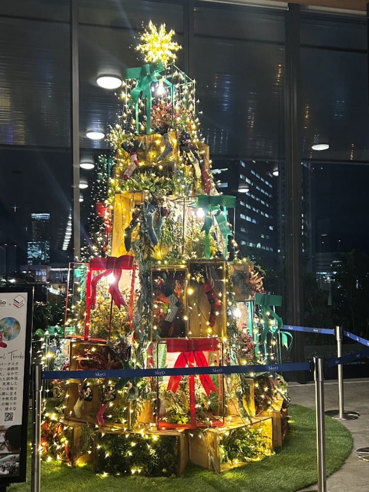 ロスフラワーのクリスマスツリー